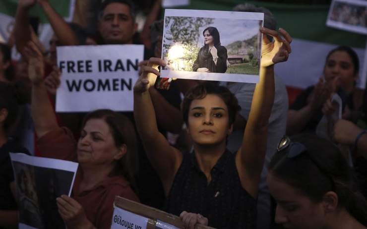 les manifestations en Iran prennent de l'ampleur