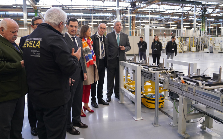 Juanma Moreno, lors de la visite de l'usine d'économie circulaire Refactory.