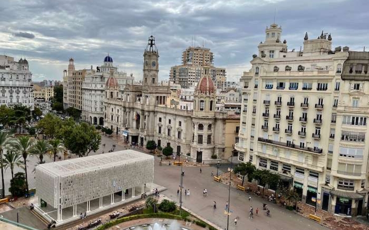 La place de la mairie à Valencia en 2022