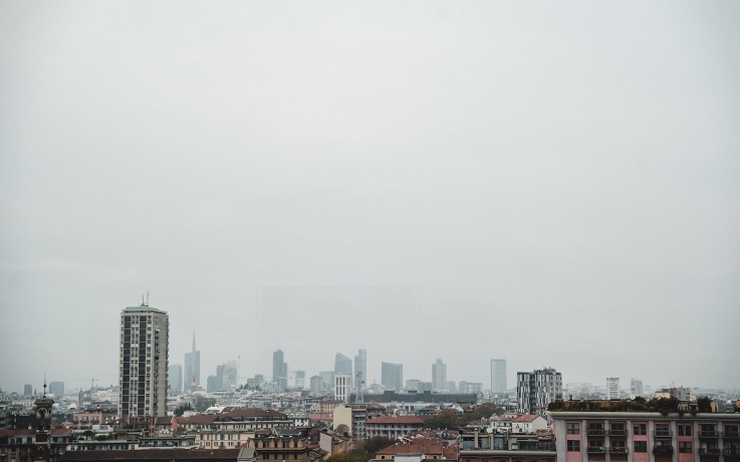 vue de Milan sous un ciel pollué