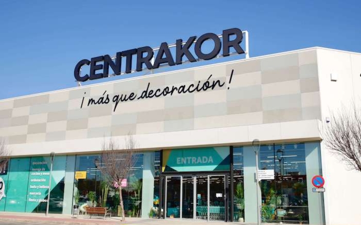 La façade blanche du magasin Centrakor qui ouvre ses portes ce 1er mars à Valencia