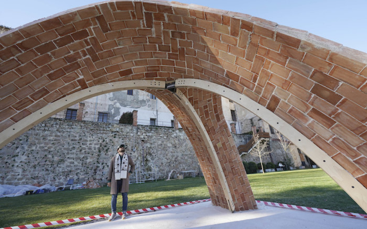 Novedad mundial en España: construcción de una bóveda con realidad aumentada