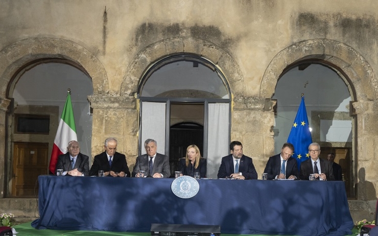 conférence de presse du gouvernement italien de Giorgia Meloni
