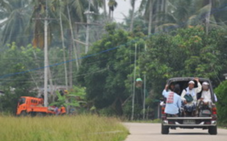 Pattani-road-Udeyismail-250
