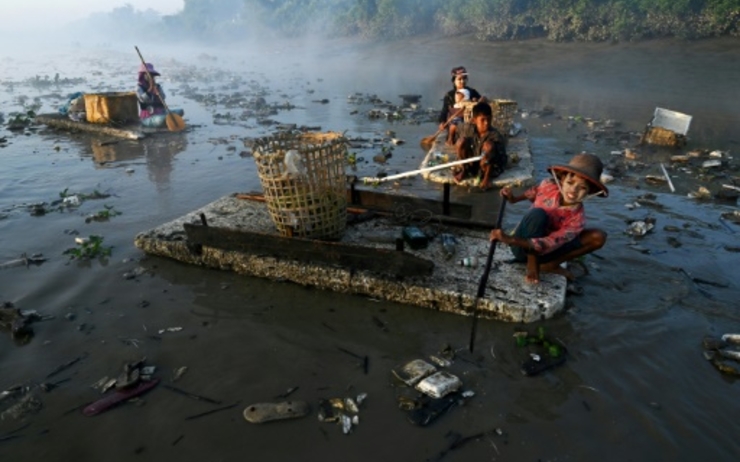  nettoyeurs des rivières de Rangoun