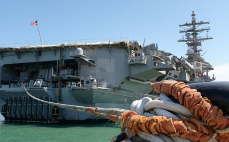 Des navires de marine militaire prêts à partir en mer aux Etats Unis