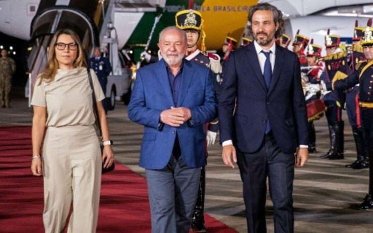 Lula promet un retour "à la normalité" au Brésil