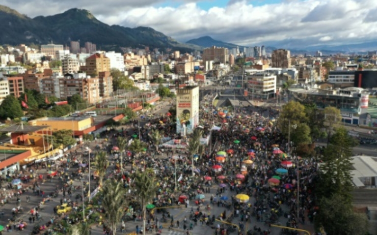 des manifestants dans les rues de Colombie 