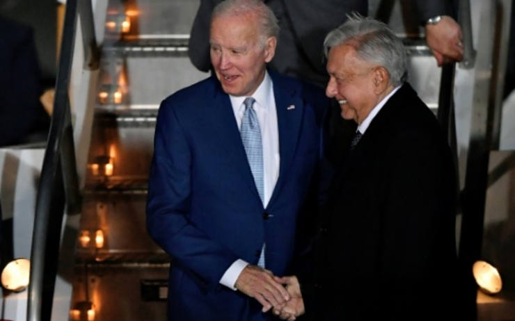 Biden commence sa première visite au Mexique