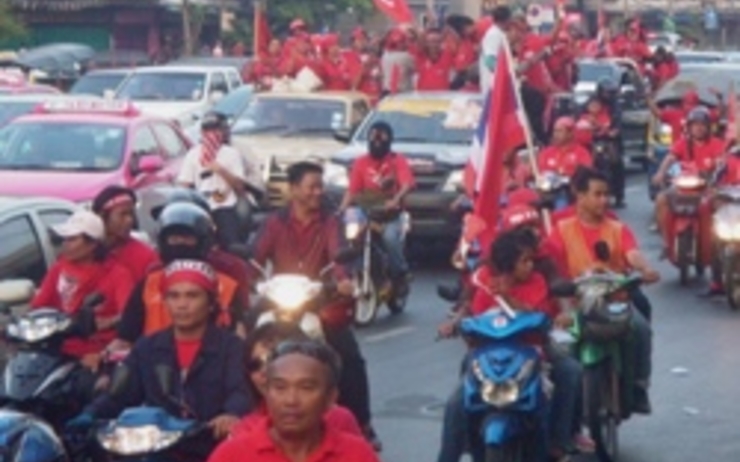 manif chemises rouges Thailande